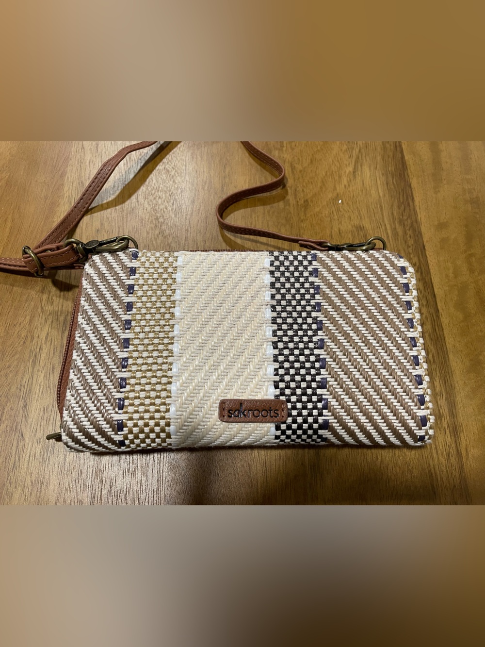 The Sak Woven Crossbody Wallet in Brown & Cream - Picture 3 of 5